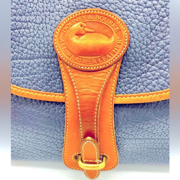 Vintage Dooney & Bourke Navy Blue And Tan Pebble Leather Shoulder/Crossbody Bag - Picture 2 of 15